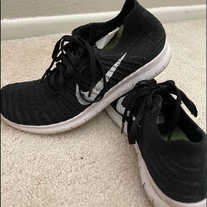 Nike Free Flyknit black and white womans 6